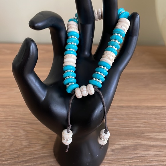 HAND CRAFTED BRACELET Boho Turquoise and White Howlite Sliding Cord Closure - Picture 4 of 13